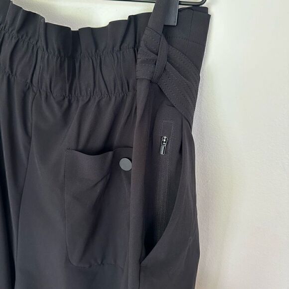 Athleta women’s plus size Skyline Short II - Picture 7 of 8